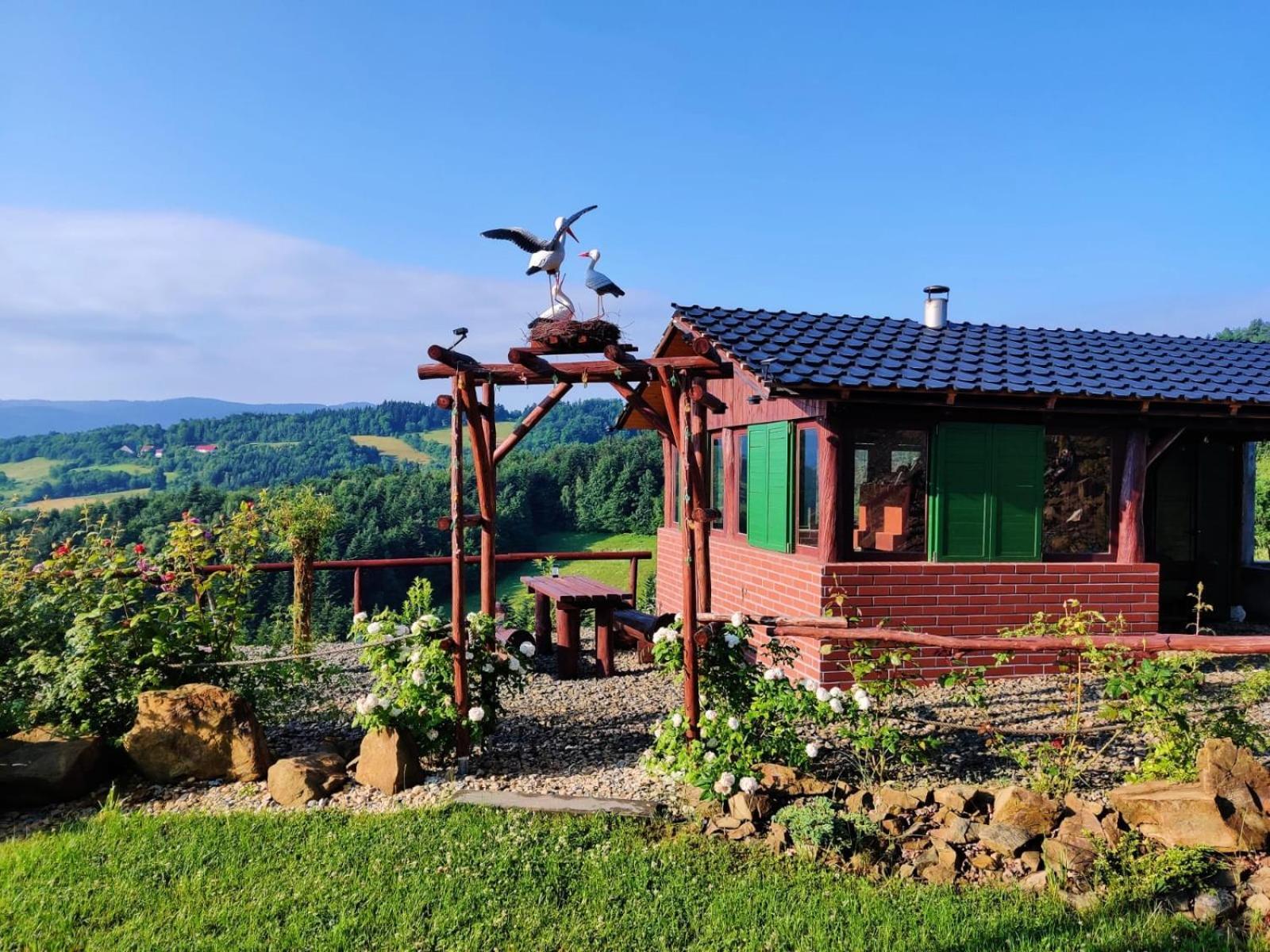 Faron Chalet